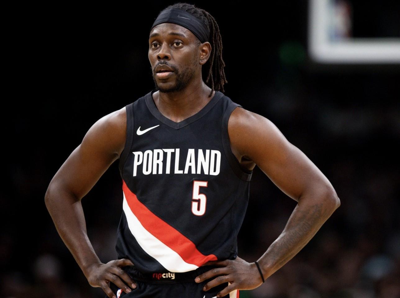 世界杯晋级规则-为吸引字母哥?名记:尼克斯有意与开拓者交易得到老将霍勒迪